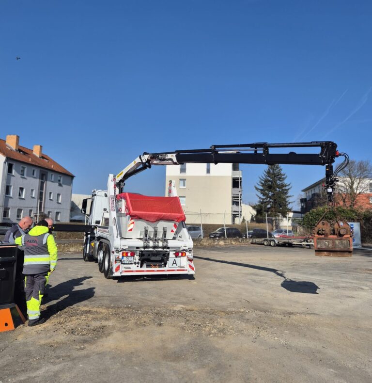 Ladekran mit Container